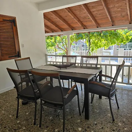 Villa Vila בית נופש Vrasná