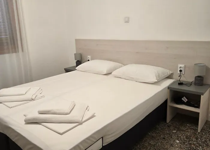 Villa Vila 度假居 Vrasná